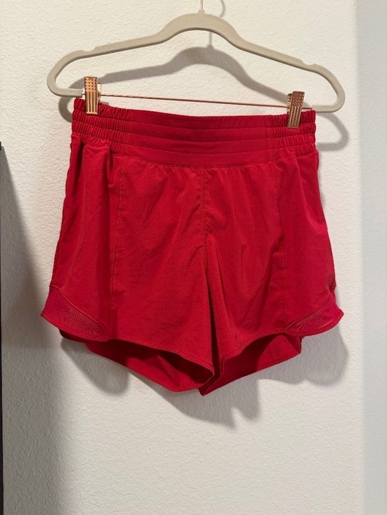 lululemon athletica Pants - EUC Lululemon Pink Dragonfruit Hotty Hot HR 4" Short, Size 8